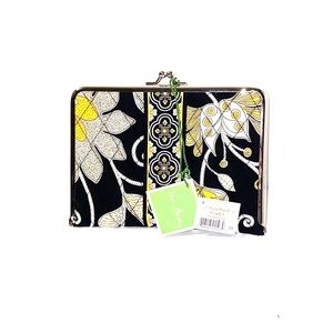 *** SOLD ****VERA BRADLEY PHOTO HOLDER